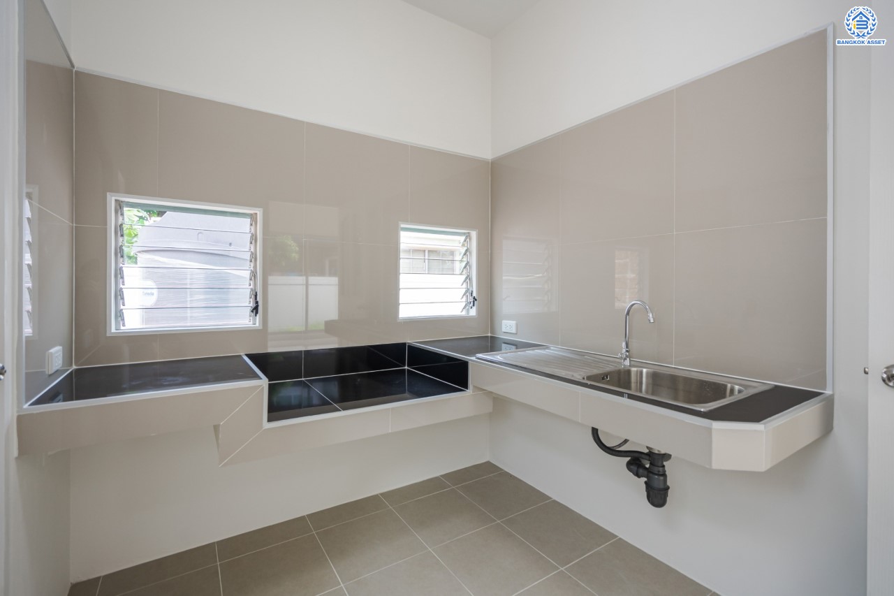 บ้านมือสองตกแต่งใหม่ ม.พฤกษ์ลดา1 บางใหญ่ บนเนื้อที่ 57 ตร.ว. ฟังก์ชัน 3 ห้องนอน 2 ห้องน้ำ 2 ที่จอดรถ ทำเลเดินทางสะดวก เชื่อมต่อถ.กาญจนาภิเษก เพียง 10 นาทีถึงรถไฟฟ้าสายสีม่วง "สถานีคลองบางไผ่" ใกล้เซ็นทรัลเวสต์เกต...